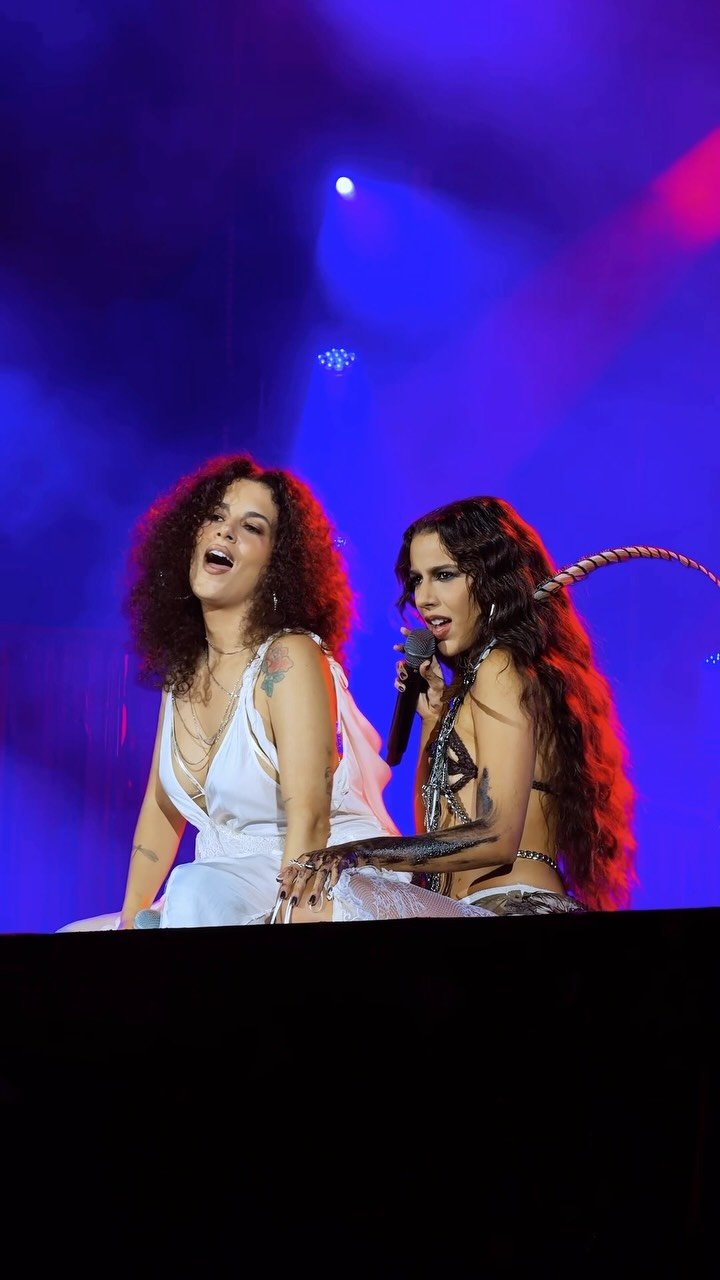 Céu (@ceu) e Marina Sena (@amarinasena) cantam “Malemolência” juntas no Rock in Rio. ✨

#rockinrio2026