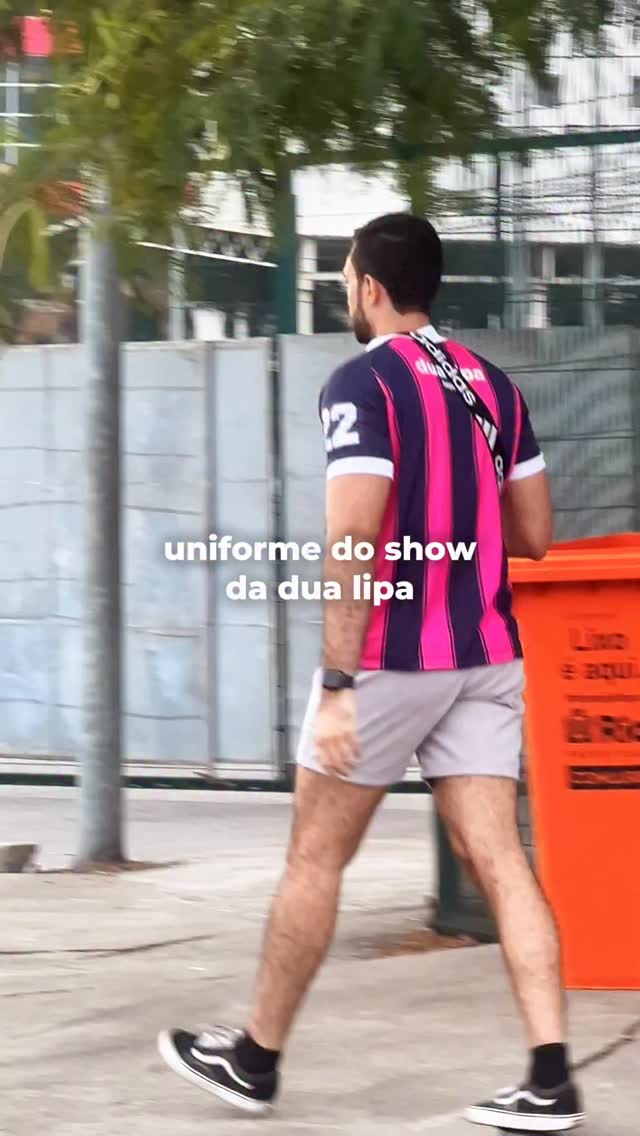 *não pode camiseta de time de futebol*

o show da dua lipa assim 💖💖💖

#dualipa #radicaloptimismtour