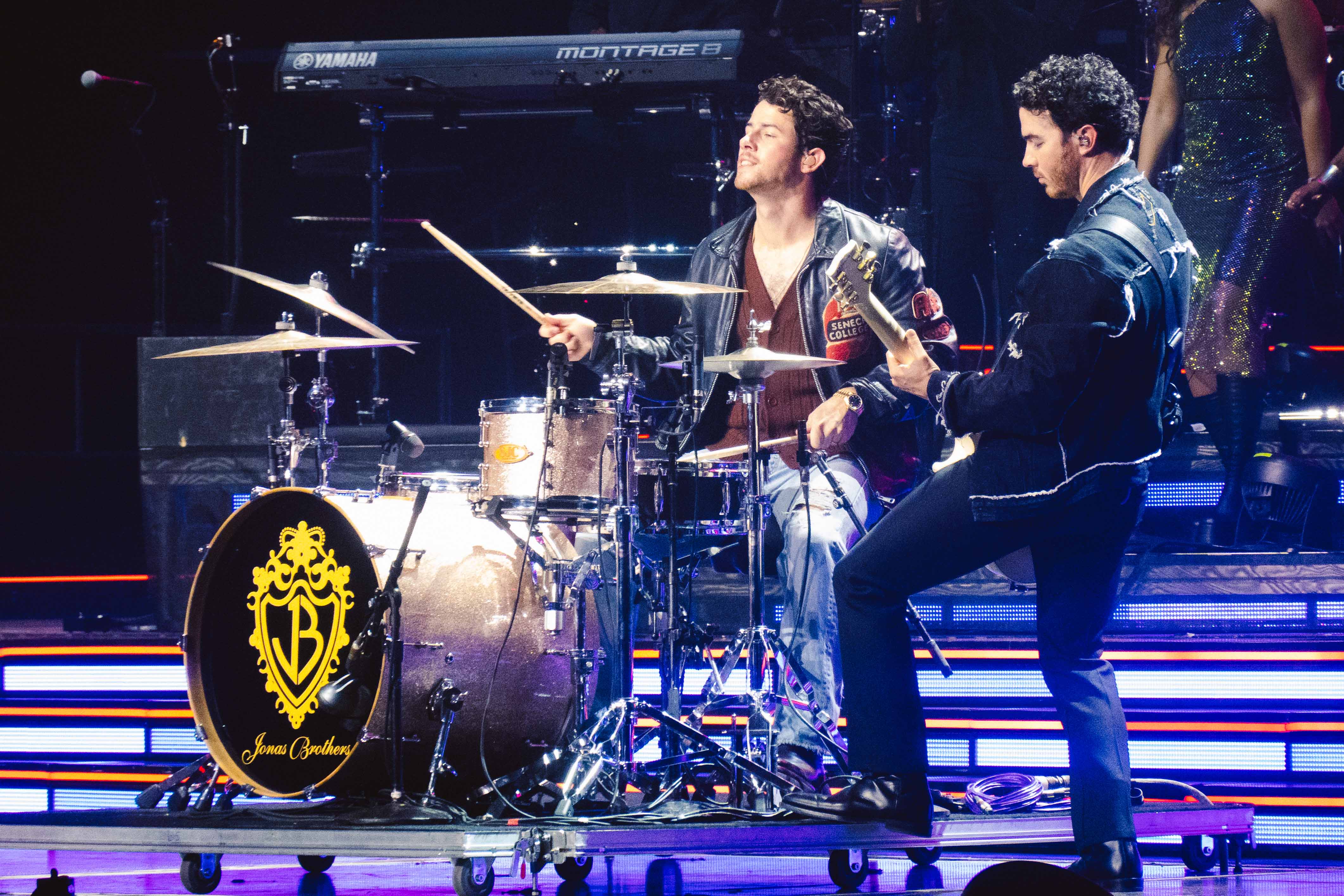 Jonas_Brothers_por_Gabriele_Montresol-11