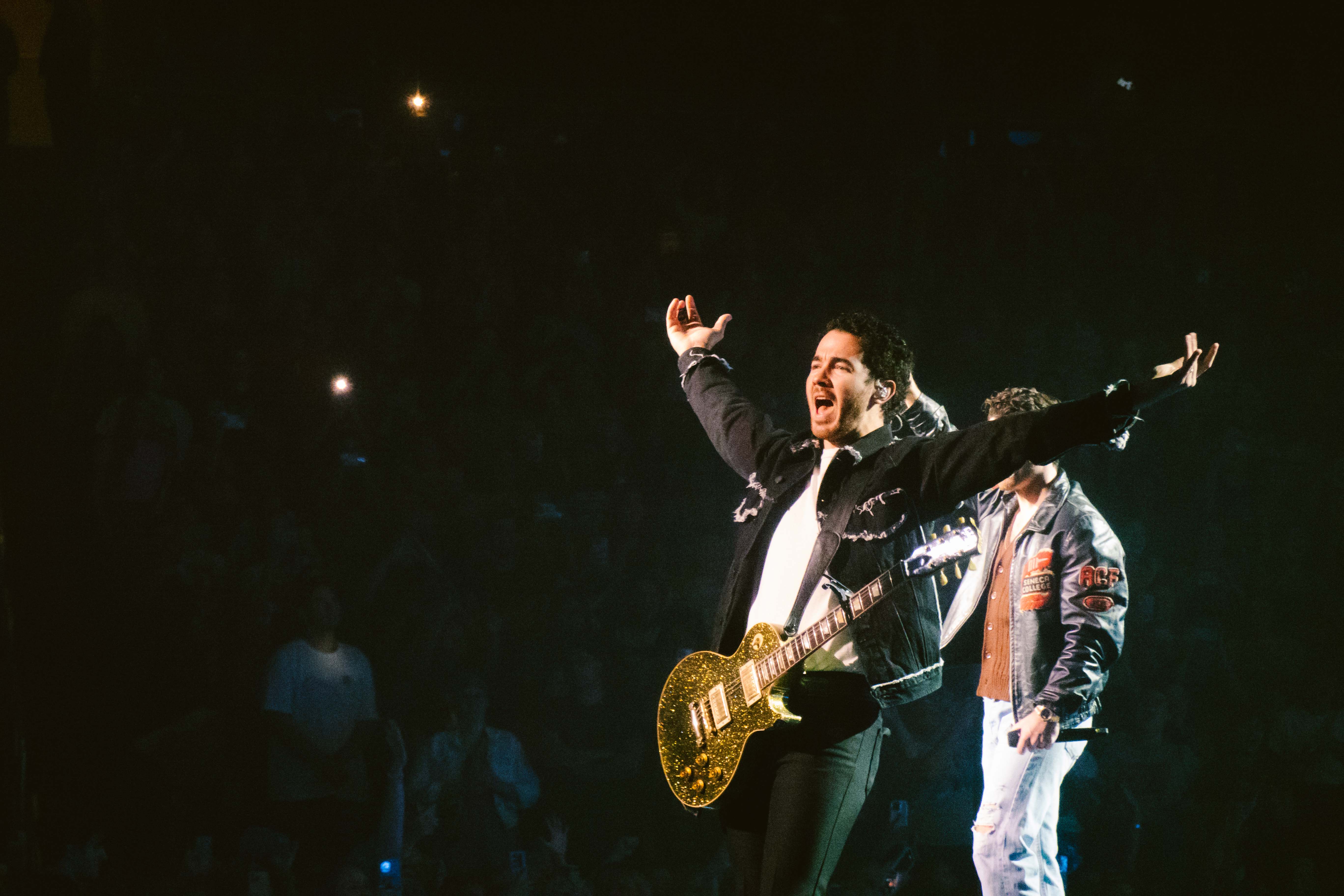 Jonas_Brothers_por_Gabriele_Montresol-2