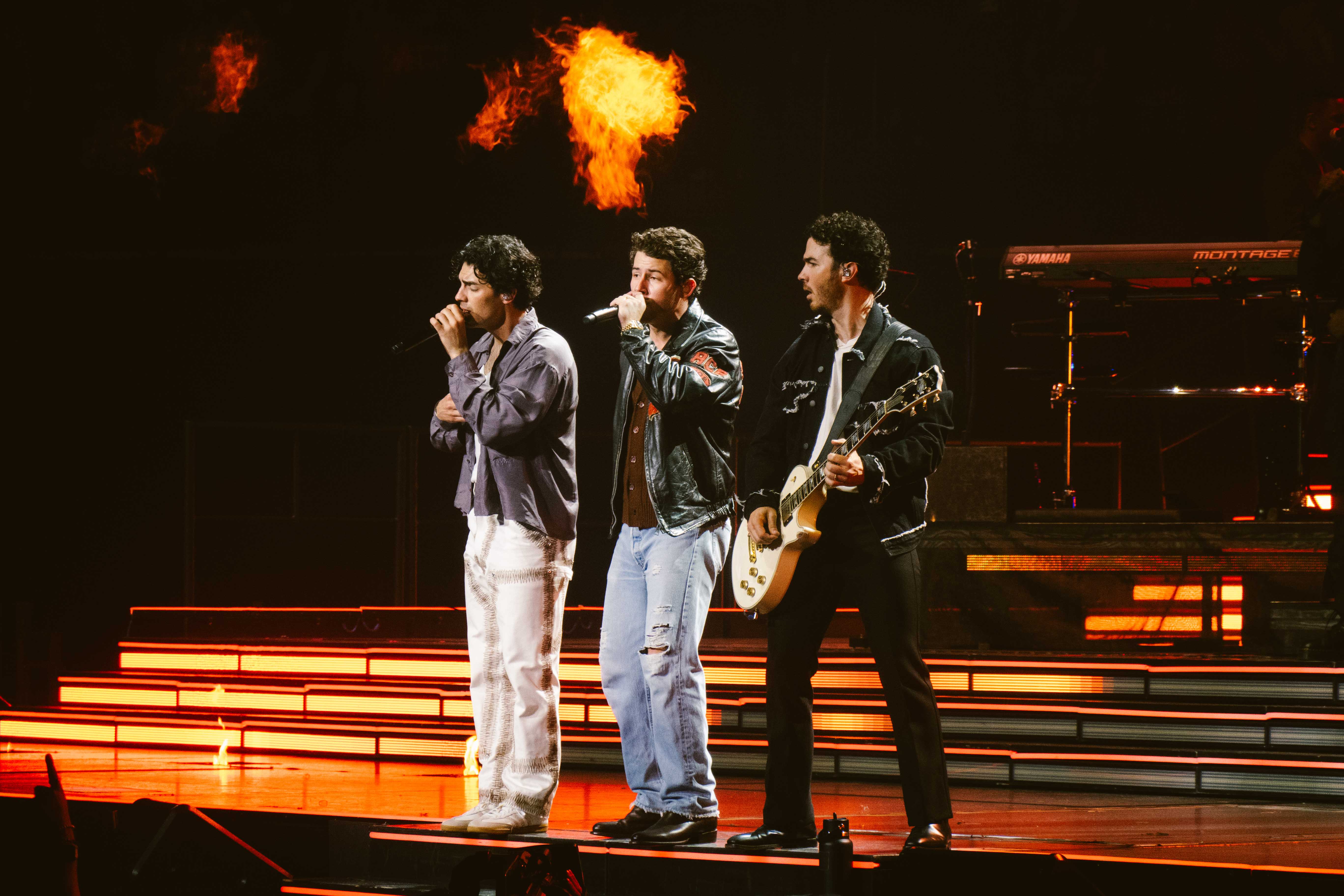 Jonas_Brothers_por_Gabriele_Montresol-30