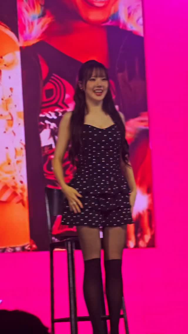 FOFA! Yerin (@yerin__official_) do GFRIEND gostou tanto de Ragatanga que pediu para dançar a música 3 vezes no fanmeeting de hoje em São Paulo. ✨

#상파울루에_온_걸_환영해_예린
#상파울루의_예린 #YerinInSP