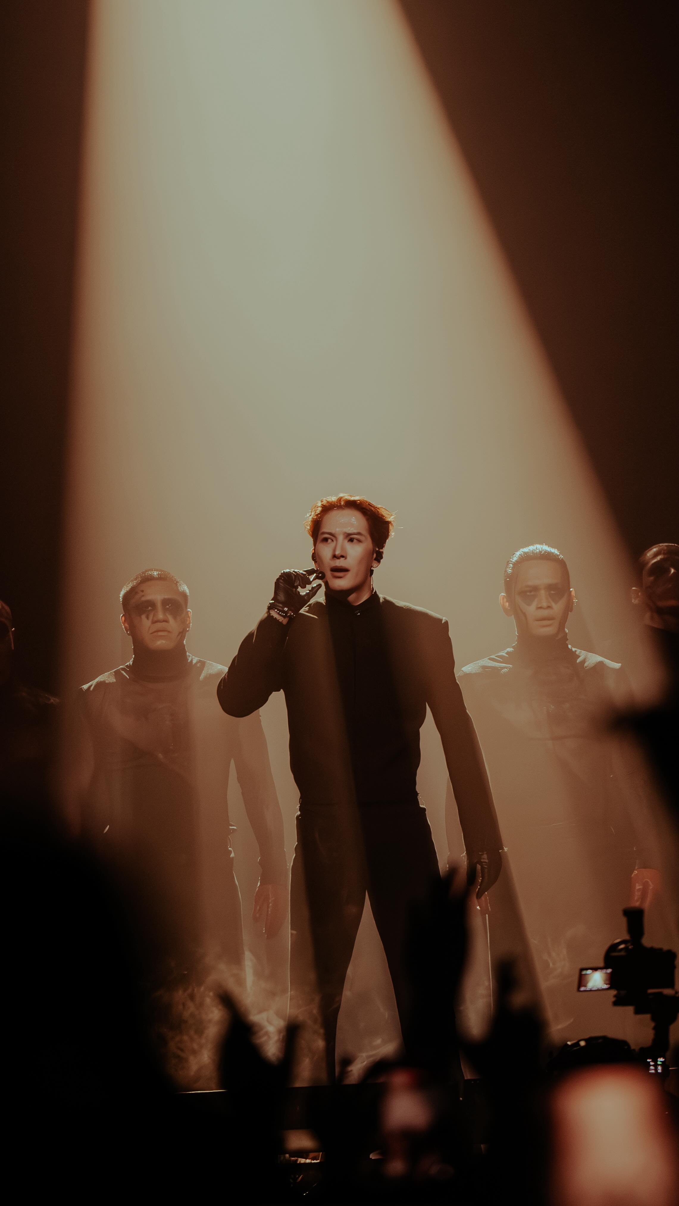 De “Encontre o seu padrão de felicidade, seu propósito de vida.” ao “Não sabia que brasileiros eram tão gostosos.” foi o discurso do Jackson Wang. 😂💜

Hoje tem MAGICMAN 2 WORLD TOUR no Rio de Janeiro! Quem encontramos lá?

#JACKSONWANG #王嘉爾 #잭슨 #TEAMWANG #MAGICMAN2inSaoPaulo