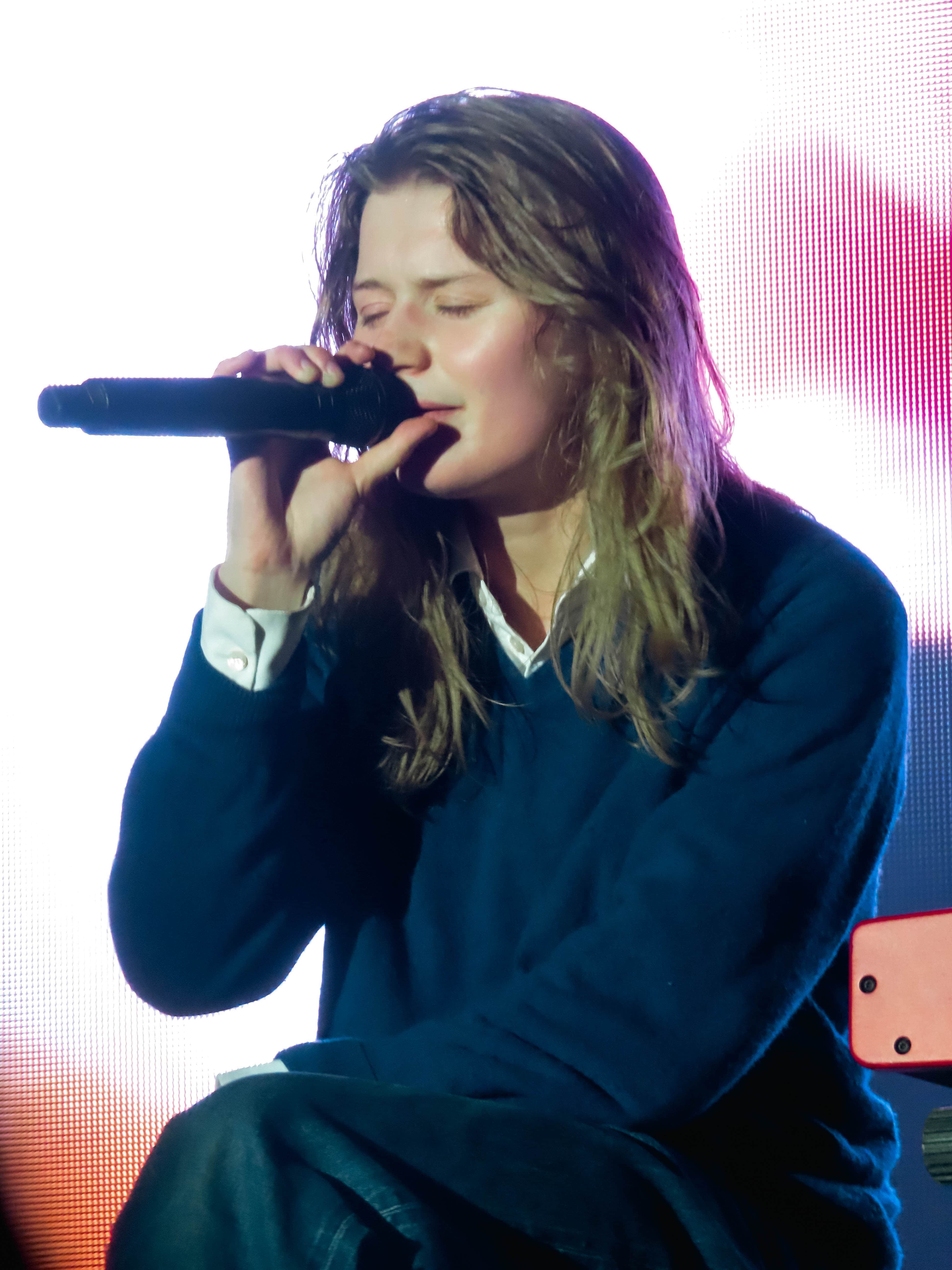 girlinred_Inhaler_por_Beca_Paulino (30)