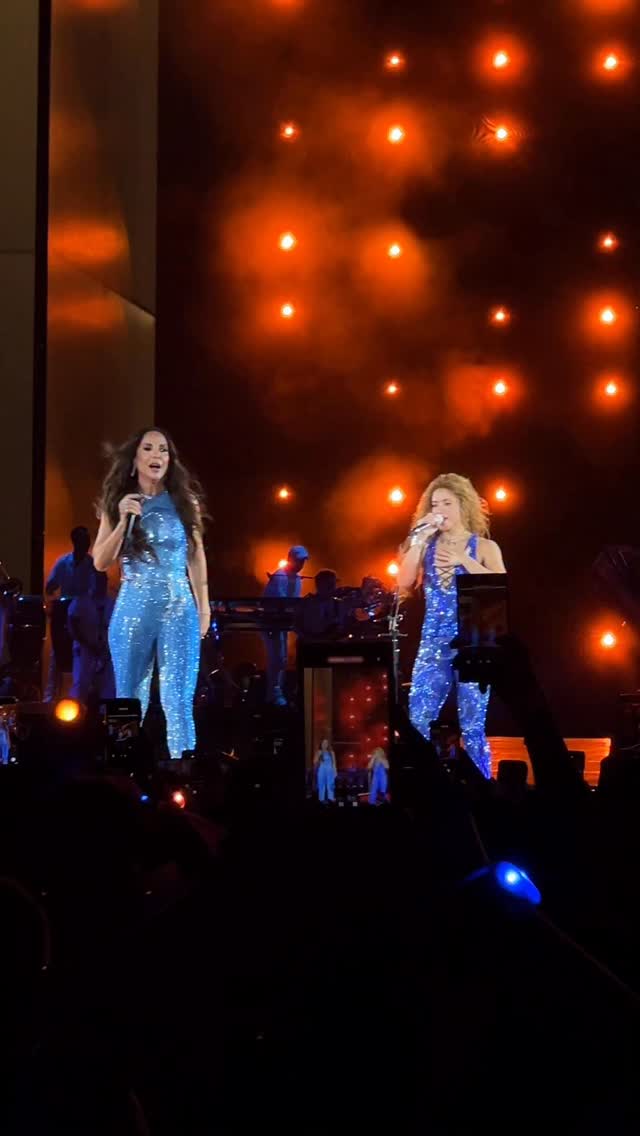 É CARNAVAL DE SHAKIRA ✨🪭✨🪭✨🪭✨ nasci delas, gente 🥹 @shakira + @ivetesangalo no @todomundonorio 

#shakira #todomundonorio