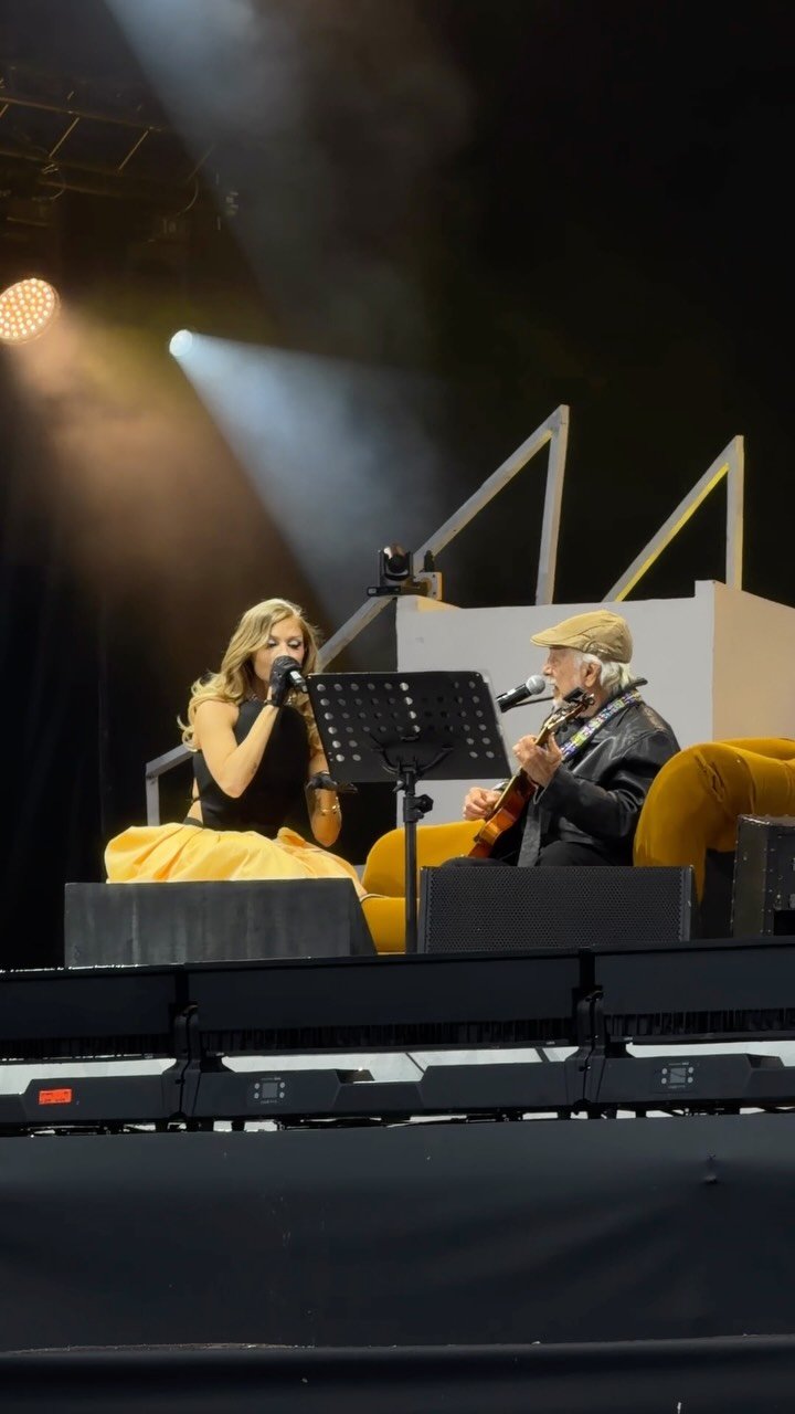 Luísa Sonza abriu o Palco Mundo e convidou Roberto Menescal pra deixar tudo ainda mais especial no @rockinrio. 💛

#luisasonza #rockinrio2026